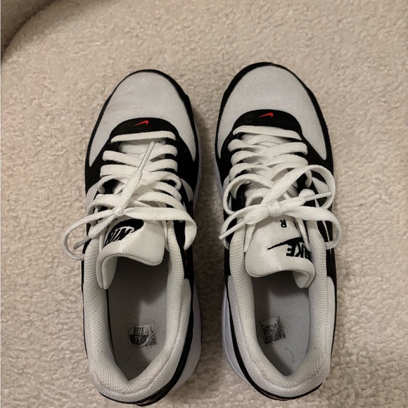 Nike Air Max Boys 7 Youth Black and White Sneakers